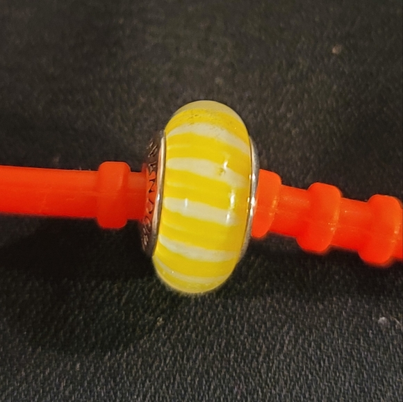🍋 Authentic PANDORA Yellow Candy Stripes Murano Glass & Sterling Silver Charm - Picture 4 of 6